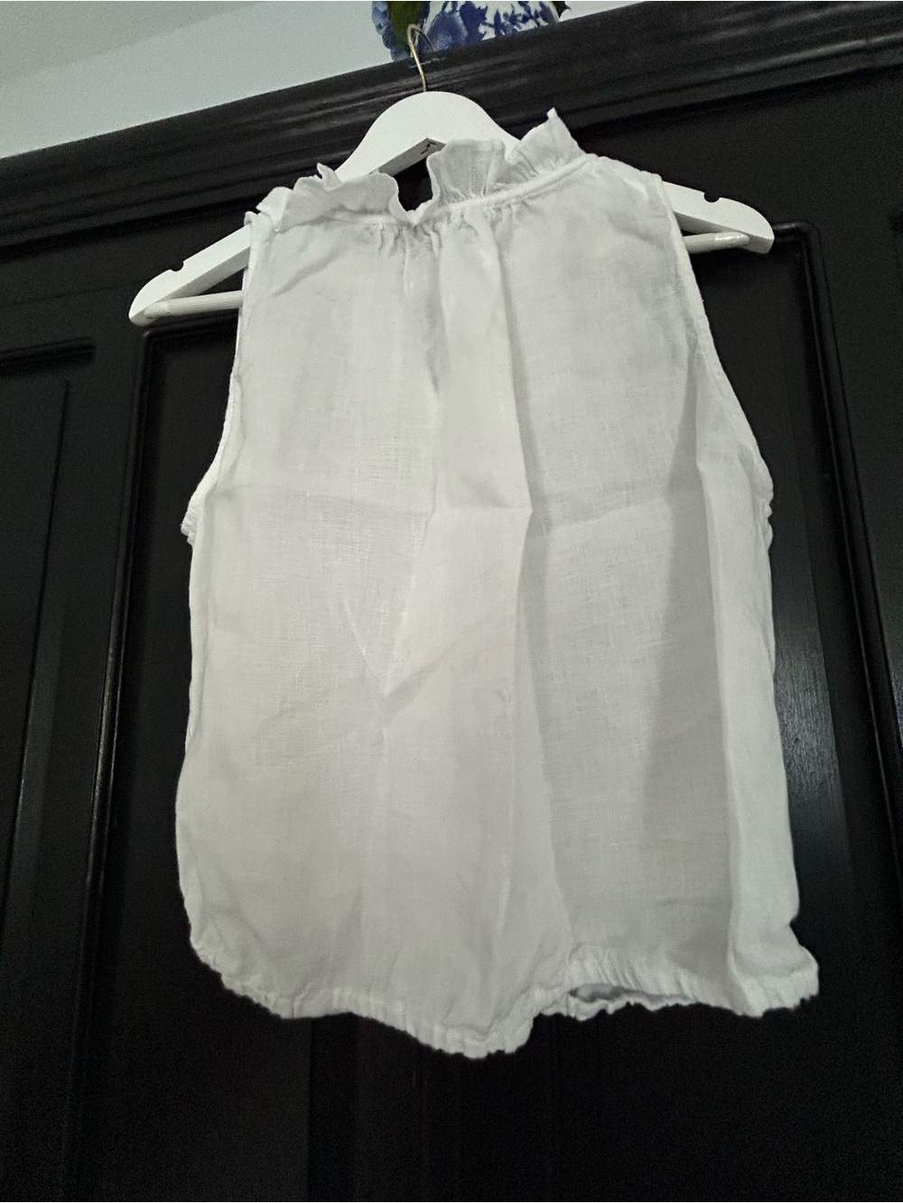 AYR Sleeveless 100% Linen Pullover Blouse
White Size Medium